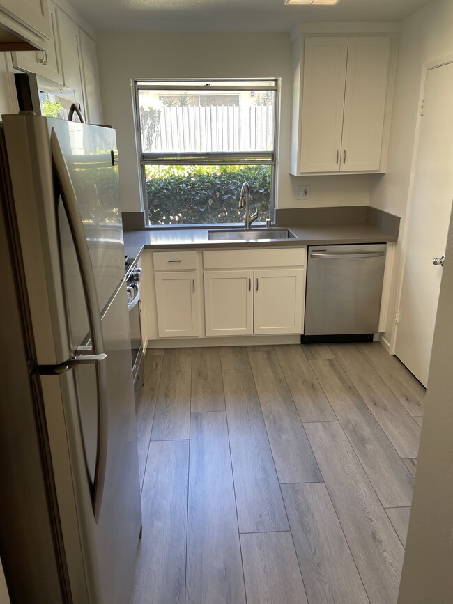 Building Photo - 31535 Lindero Canyon Rd Unit 2