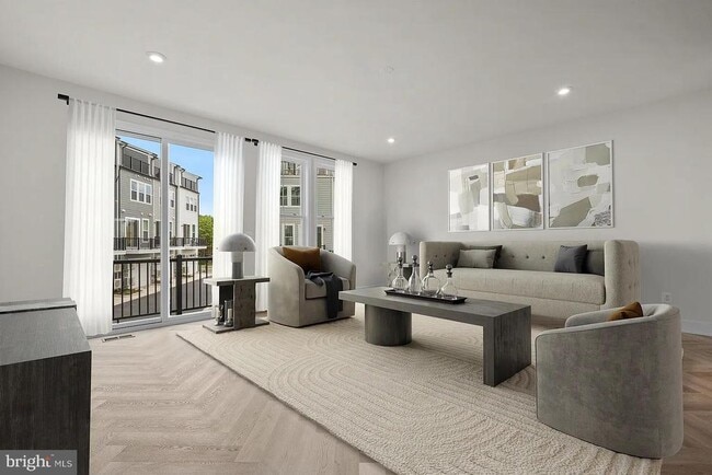 Photo - 13916 Aviation Pl