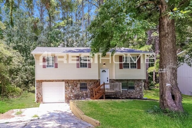Building Photo - 403 River Chase Dr