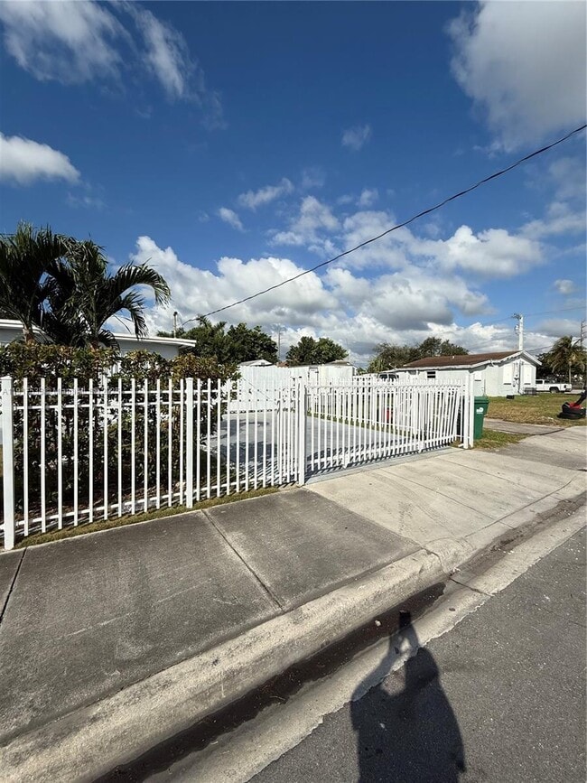 Photo - 22020 SW 114th Ave