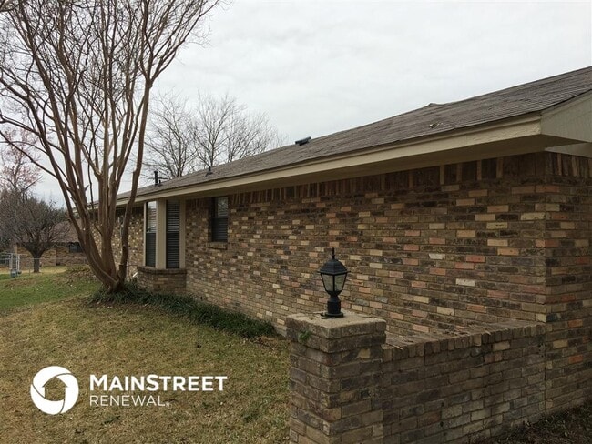 Photo - 419 Edmonds Way