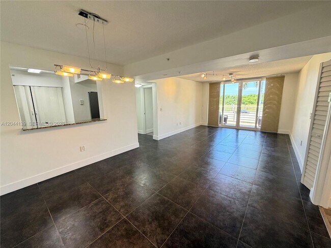 Photo - 2711 Ocean Club Blvd Unidad 203
