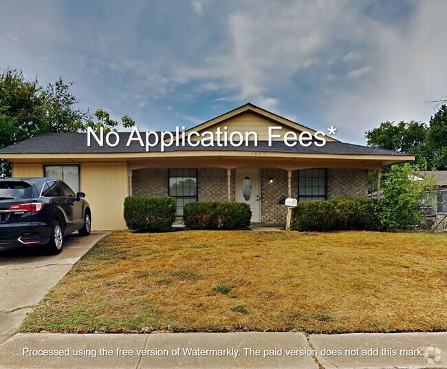 Building Photo - No Application Fees* Rental