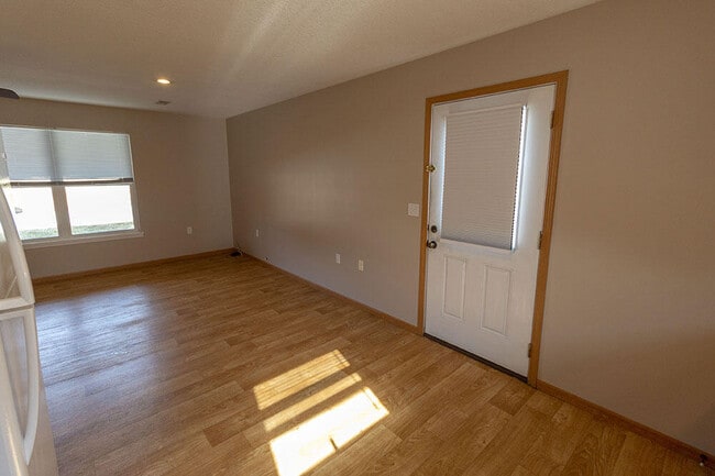 Photo - 1542 Florence Dr