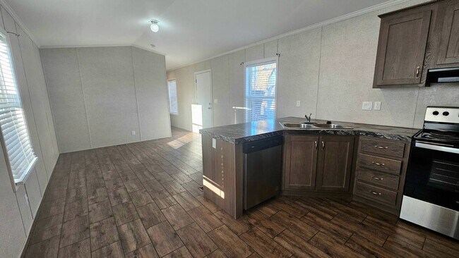 Photo - 2233 E Maywood St