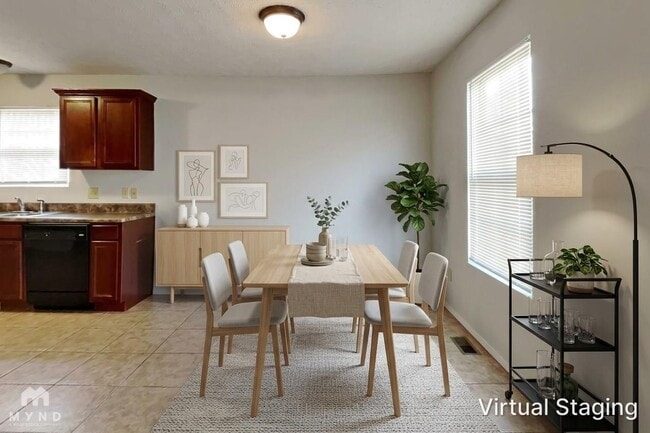 Photo - 1305 Marseilles Ave