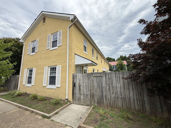 Photo - 1115 Winchester St Unit A K5