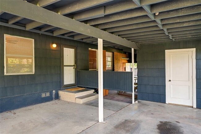Photo - 402 Philco Dr