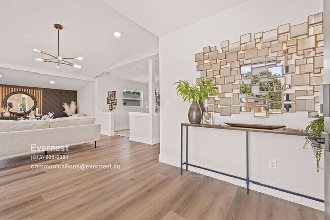 Photo - 5908 S Manhattan Ave