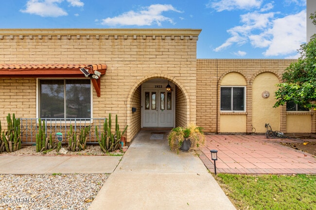 Photo - 1923 E Gemini Dr