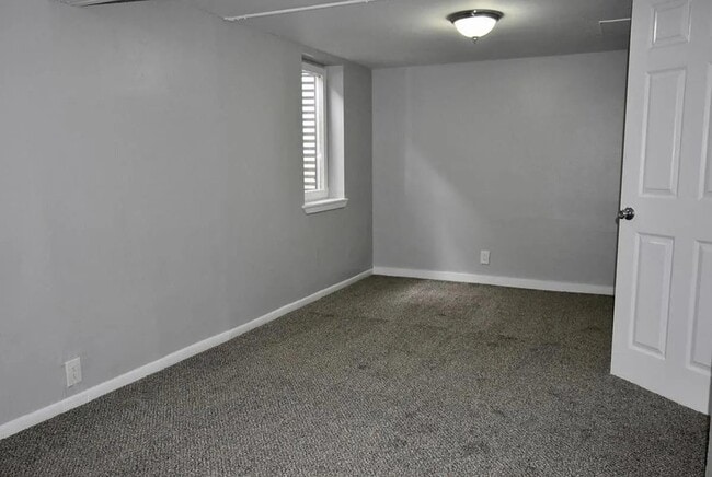 Photo - 651 Cheney St