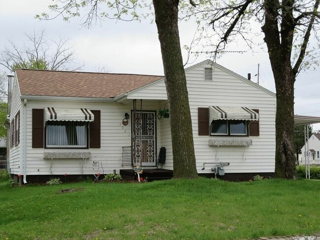Building Photo - 302 Sherman Ave