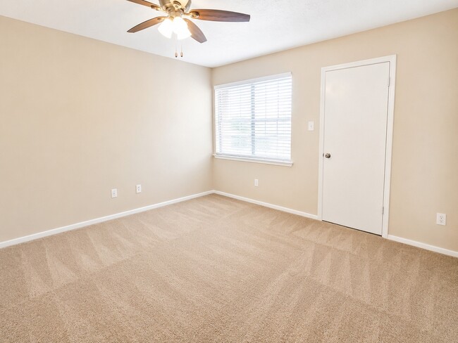 Photo - 2506 Radcliffe Dr