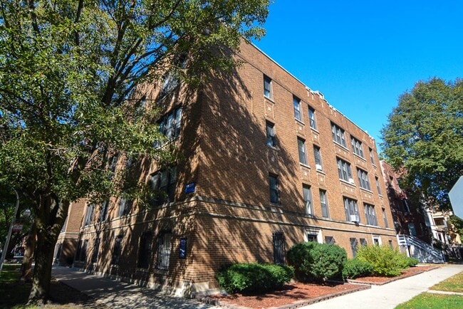 Building Photo - 3909 N Janssen Ave Rental