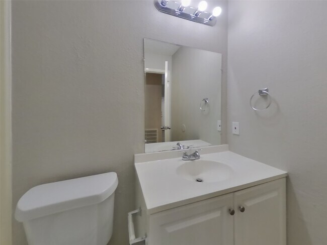 Photo - 3107 Lucida Ln