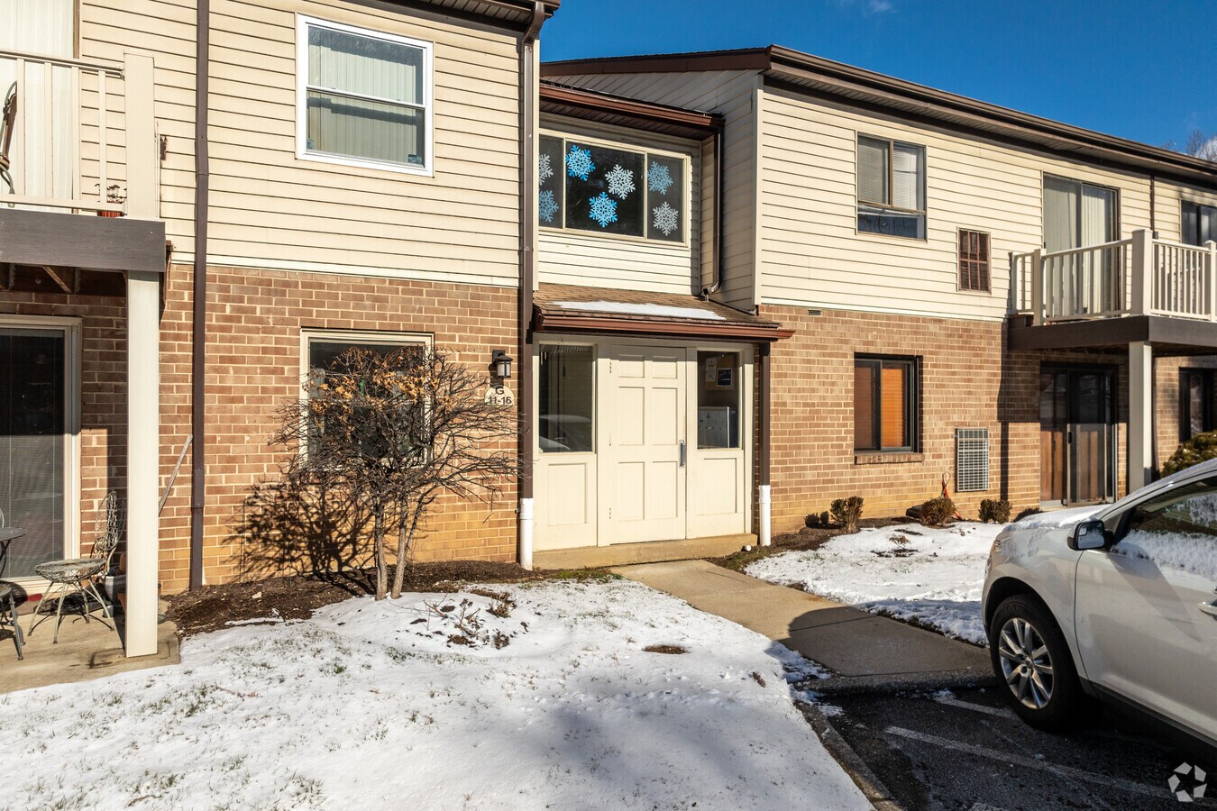 Entrance - Trimble Run Condominiums