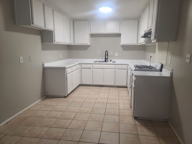 Photo - 1079 Patterson Ave Unit A