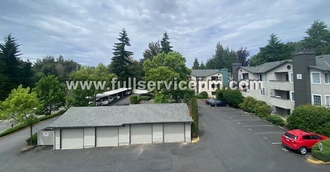 Building Photo - Great Find!!Spacious, condo w/ master Unit A302