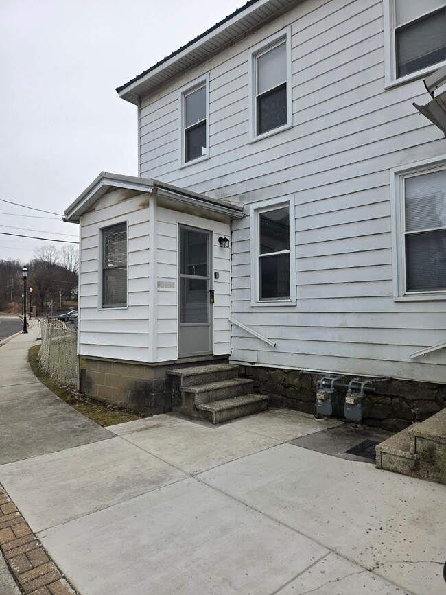 Photo - 14818 Broadway St