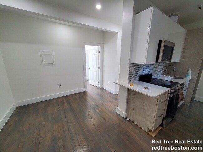 11 Peterborough St Unit 25