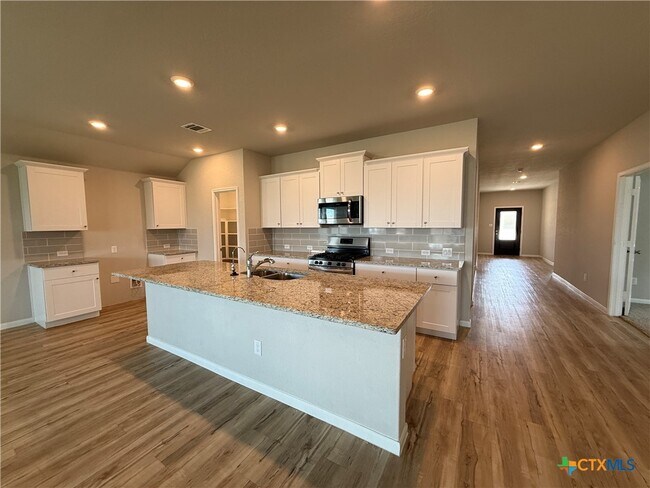 Photo - 554 Blue Stem Rd