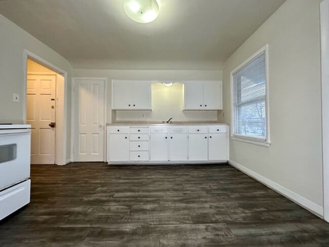 Building Photo - 1017 N Webster Ave