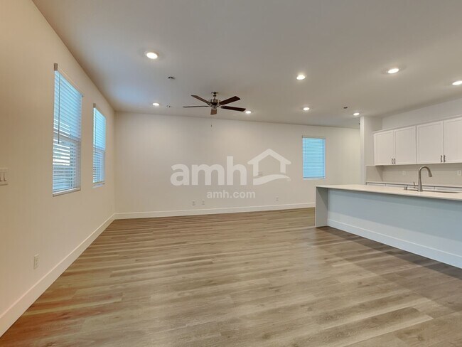 Photo - 5843 Astapor St