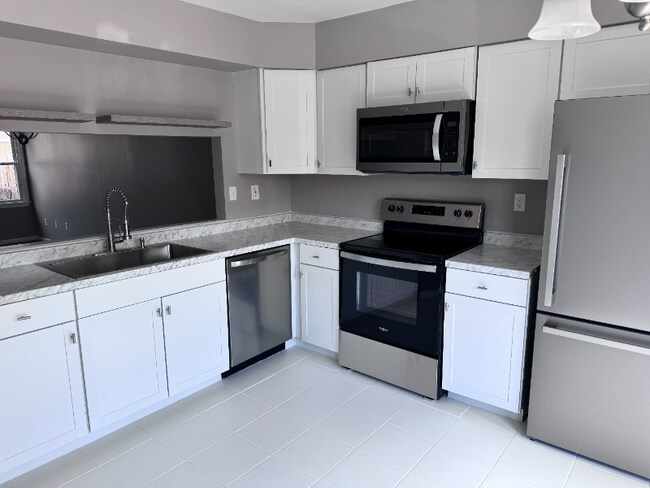 Photo - 1376 Battleford Dr