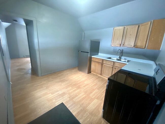 Photo - 170 Perthshire Dr Unit A