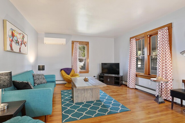 Photo - 705 N 5th Ave