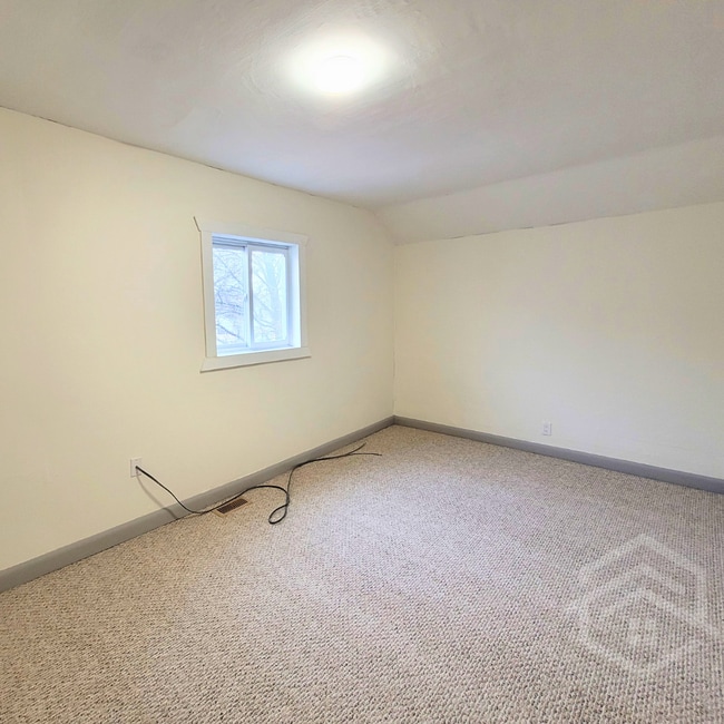 Photo - 2-Bedroom Unit available in Norwich!! Unité B