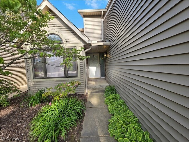 Photo - 29 Lethbridge Ln