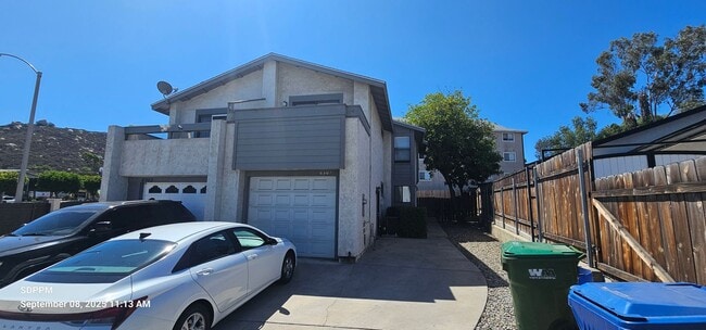Building Photo - EL CAJON - Nice 3 Bedroom 2.5 Bath Townhou... Rental