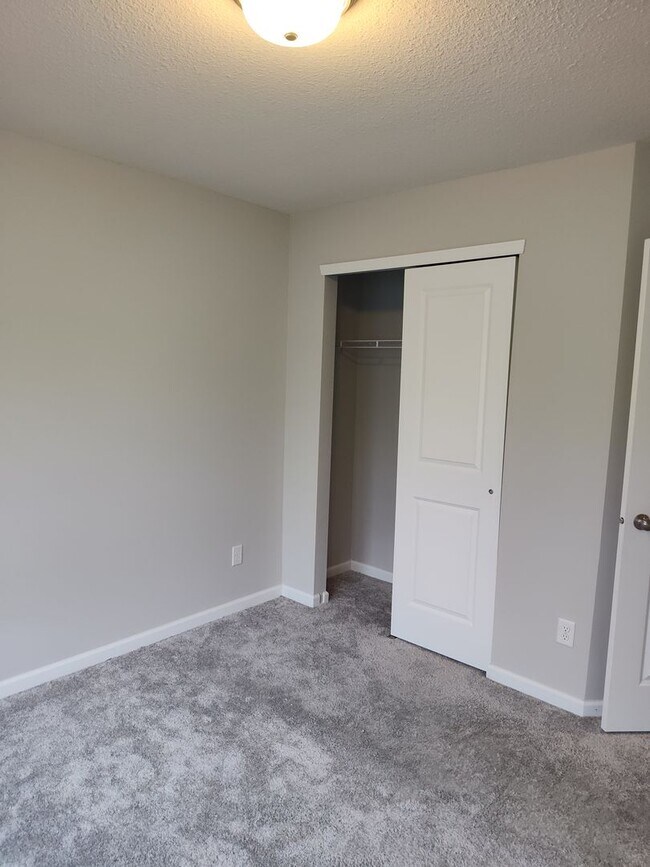 Photo - Great 3 bedroom, 2 bathroom townhome