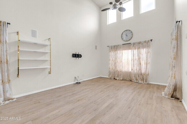 Photo - 2040 W Kathleen Rd