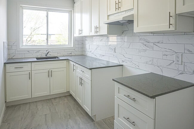 Photo - 630 Cummings Ave Unit 303