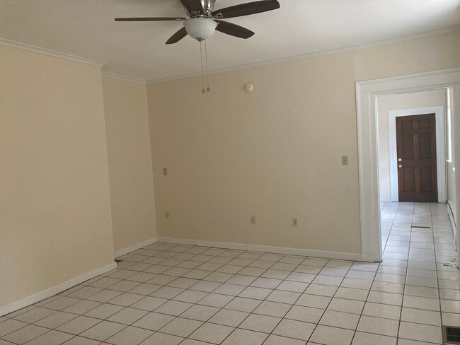 Building Photo - 845 Western Ave Unit WT 845 - 2 Rental