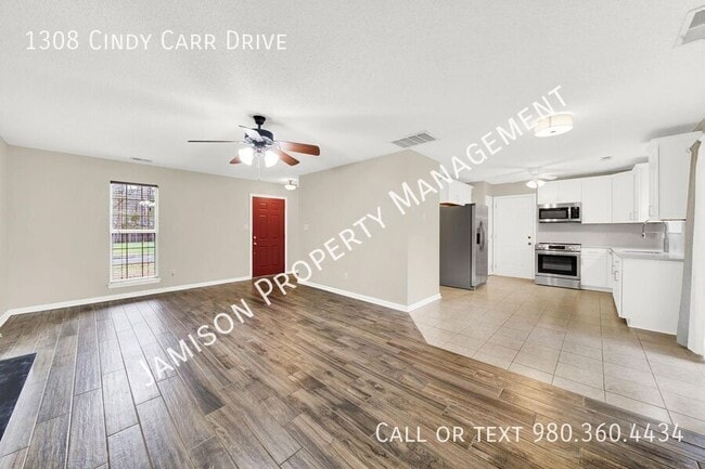 Photo - 1308 Cindy Carr Dr
