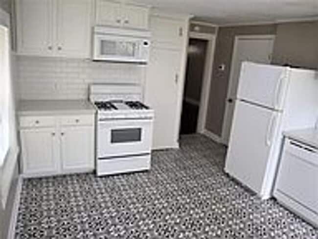 Photo - August Move In! Updated 1 bed/1 bath in Br...