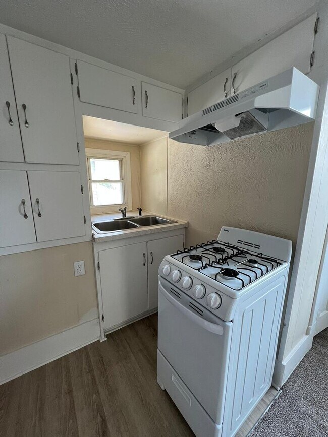 542 W 4th St Unidad 542 W. 4th St. Unit 3