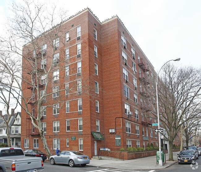 Photo - 800 Cortelyou Rd