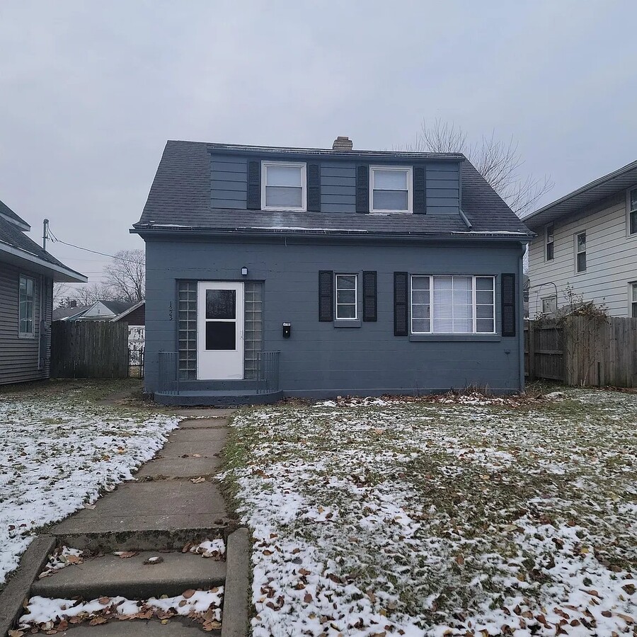 Photo - 1223 Portage Ave