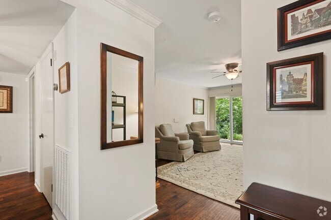Building Photo - 4487 Post Pl Unit 77 Rental