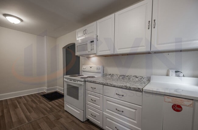 Building Photo - 416 N Hardee St Unit L/S Rental