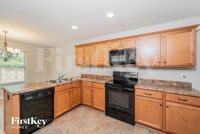 Photo - 579 Kincaid Cove Ln