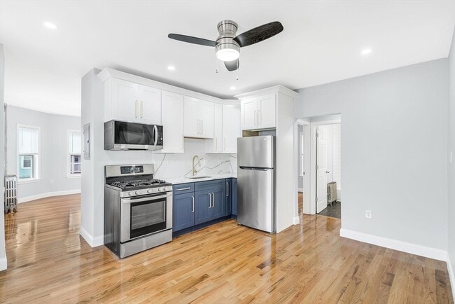 Building Photo - 19 Farrington St Unit 1