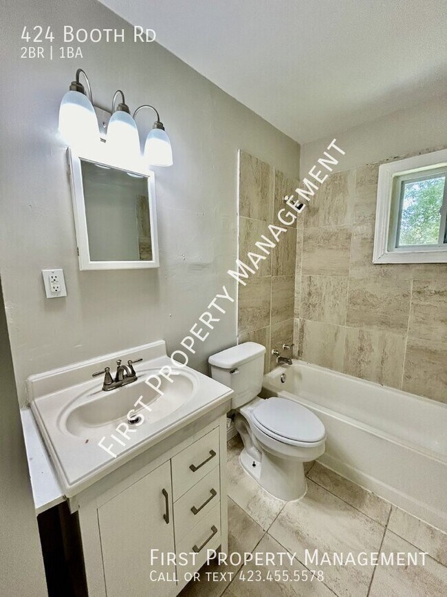 Photo - 424 Booth Rd