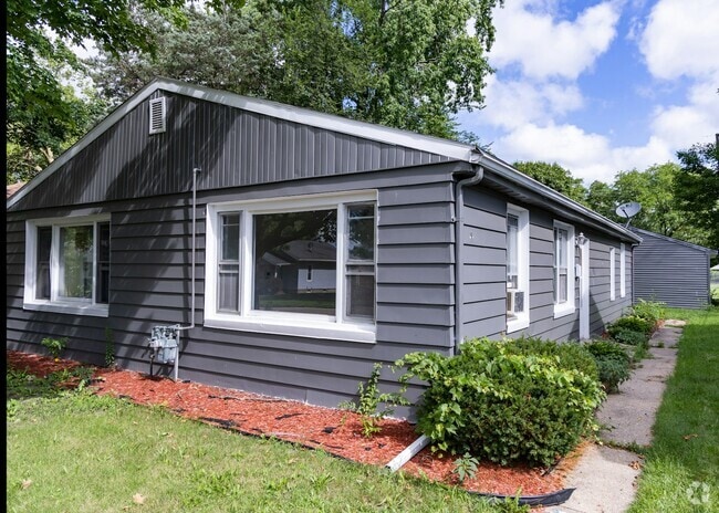 Building Photo - 3023 Parkside Ave Rental