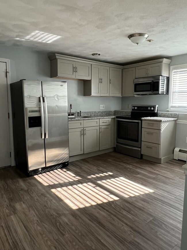 Photo - 422 Smithfield Ave