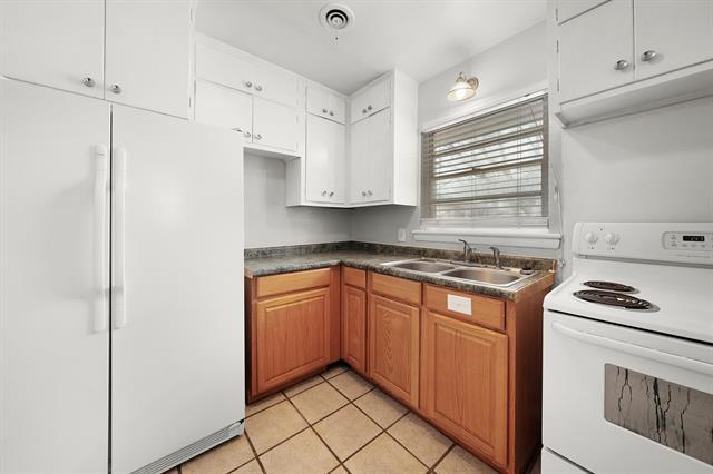 Photo - 523 S Travis St Unit 10